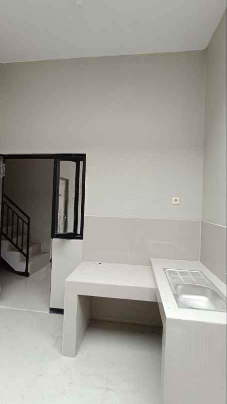 dijual rumah alana tambak oso