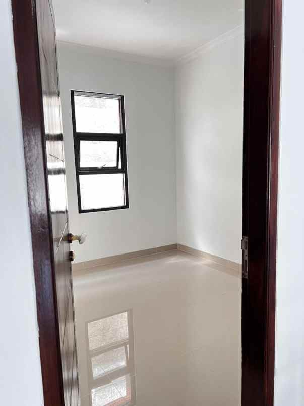 dijual rumah antapani