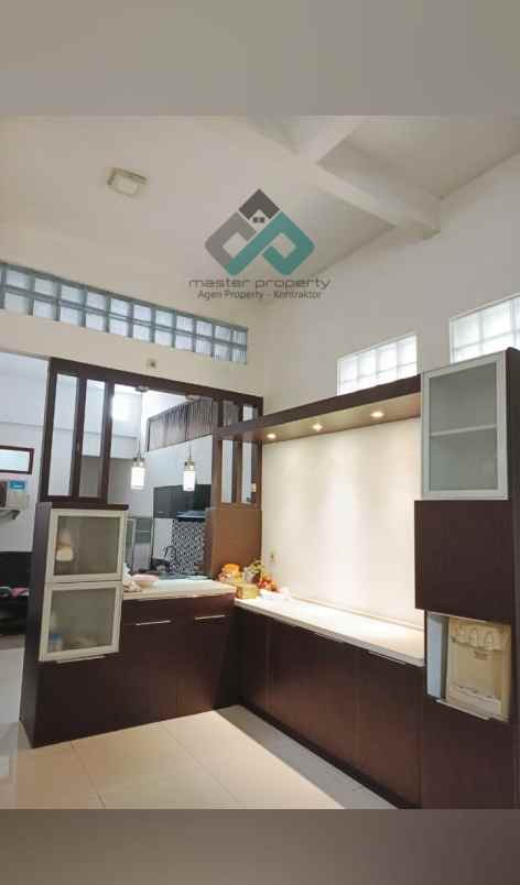 dijual rumah arcamanik