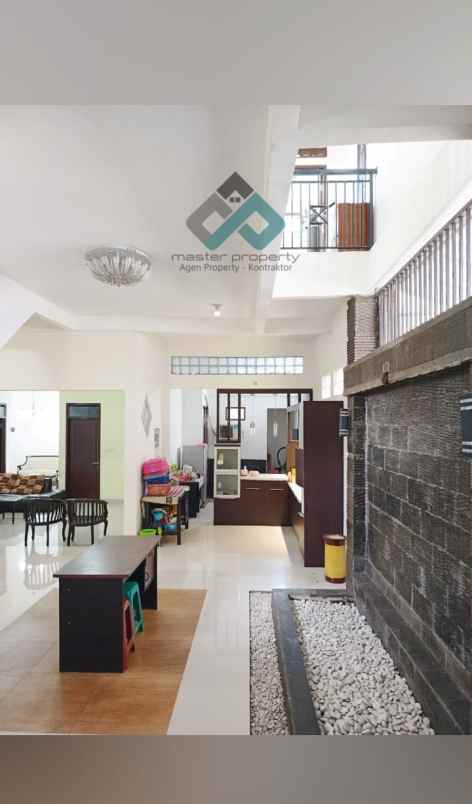 dijual rumah arcamanik