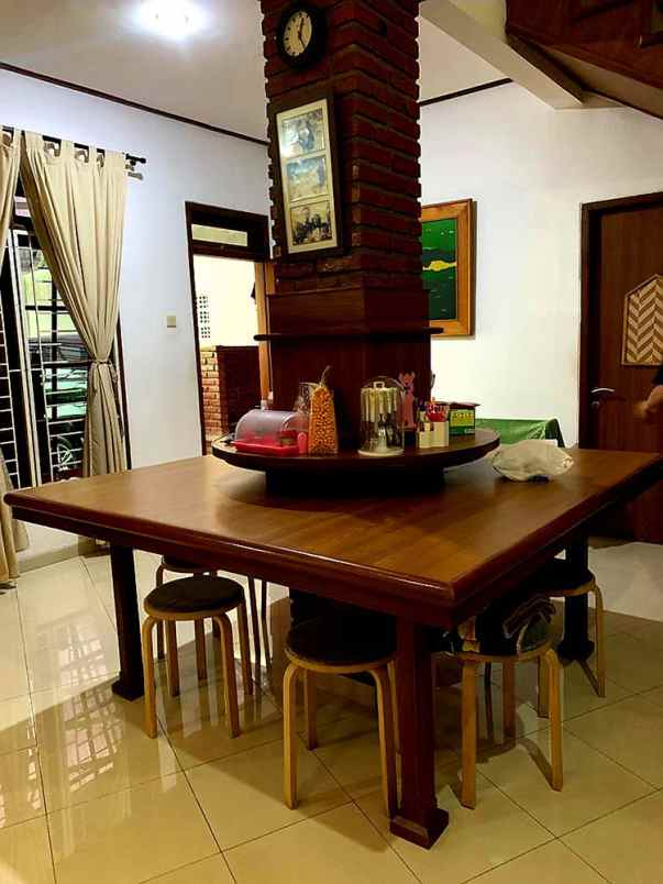 dijual rumah arcamanik endah