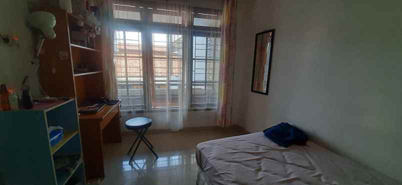 dijual rumah arcamanik endah