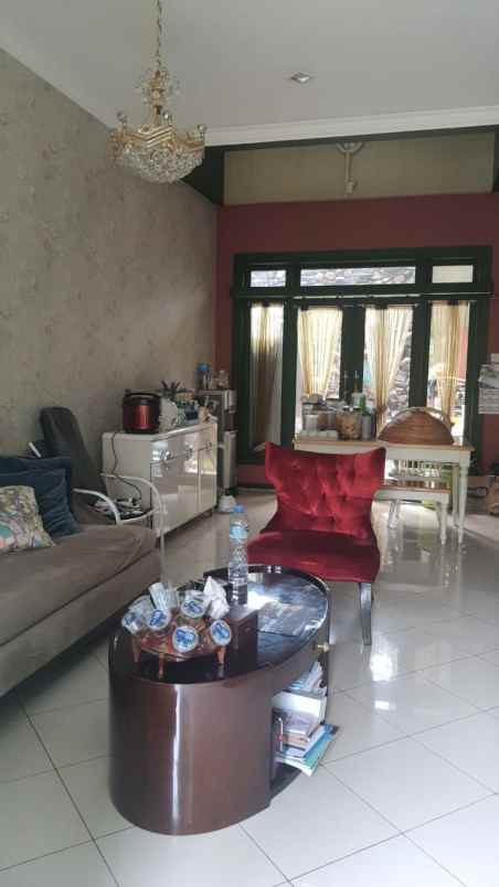 dijual rumah arcamanik endah