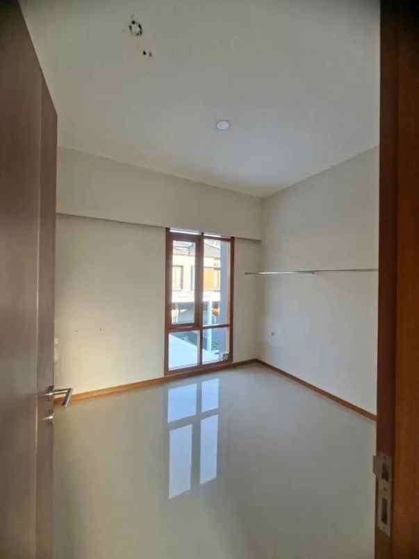 dijual rumah awiligar