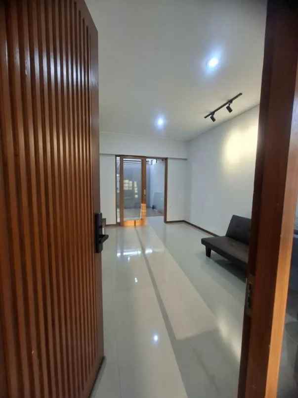 dijual rumah awiligar
