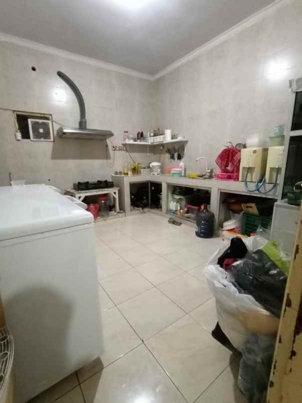 dijual rumah babatan pantai