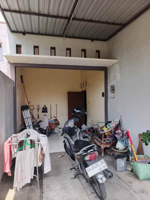 dijual rumah banguny
