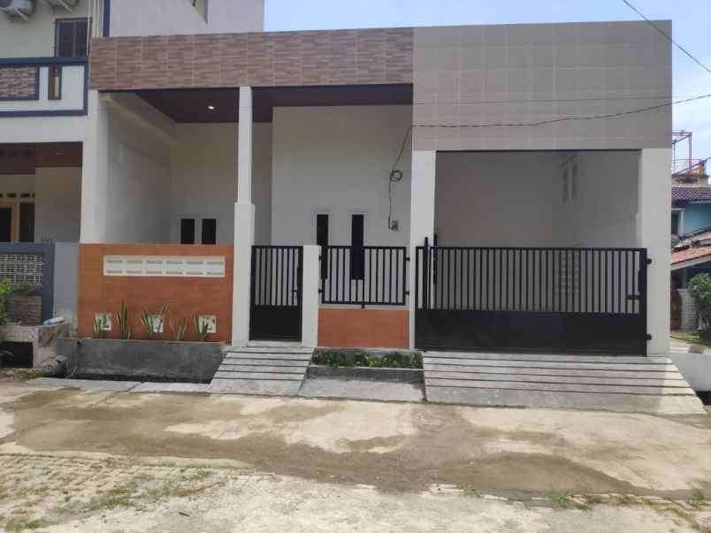 dijual rumah baru hook perum bekasi jaya indah