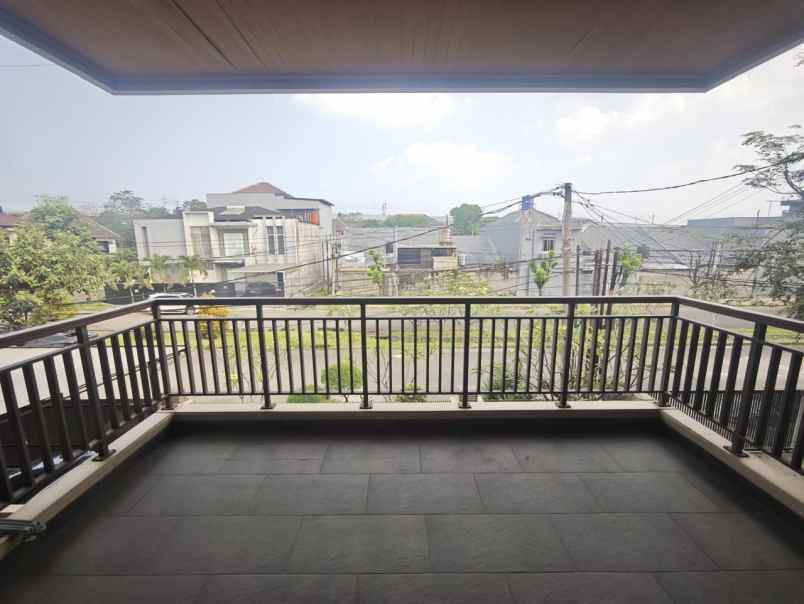 dijual rumah besar dan mewah di mekarwangi