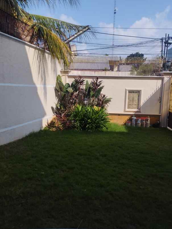 dijual rumah bintaro