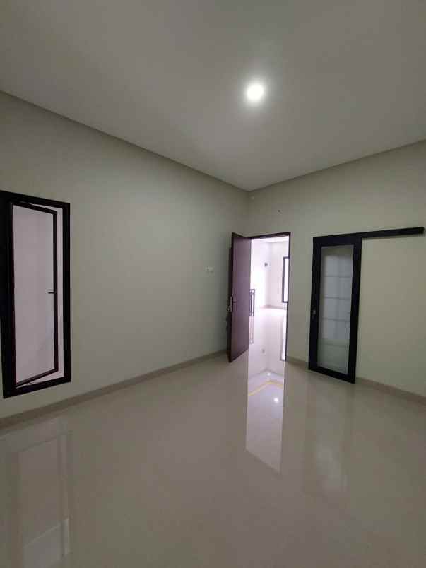 dijual rumah buana gardenia cipondoh