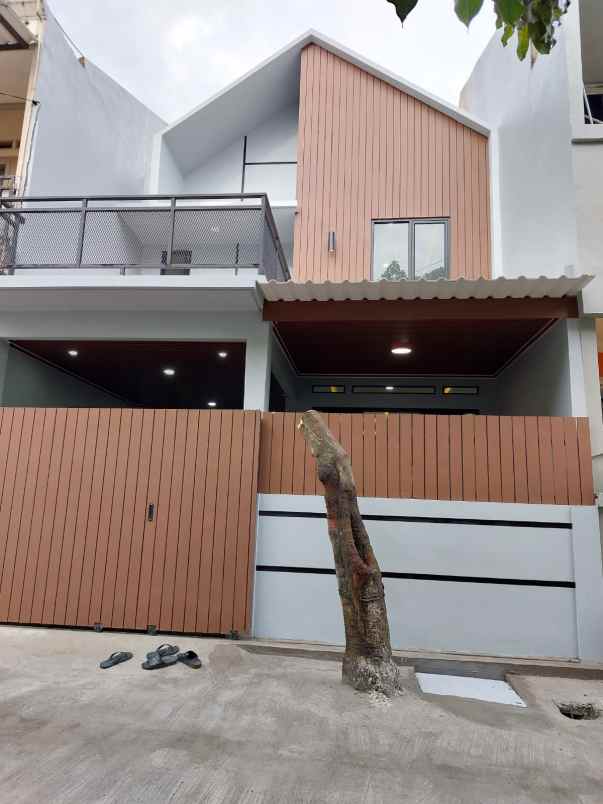 dijual rumah buana gardenia cipondoh