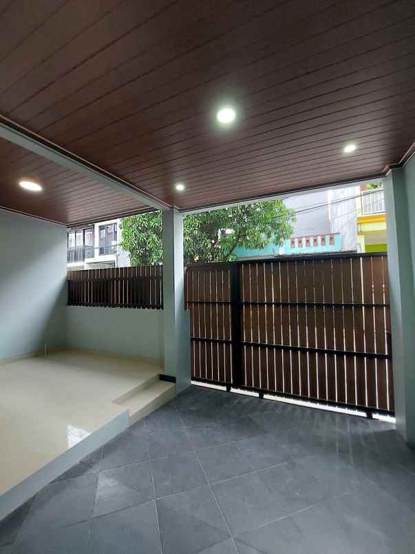 dijual rumah buana gardenia cipondoh
