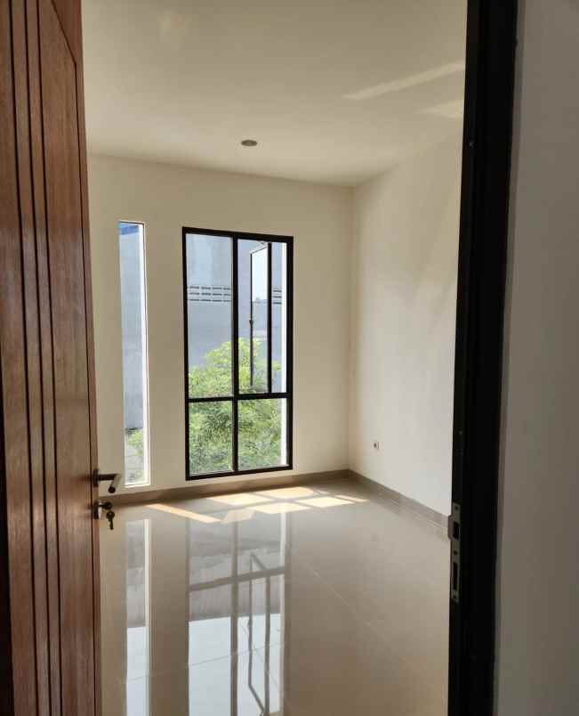 dijual rumah buana gardenia cipondoh