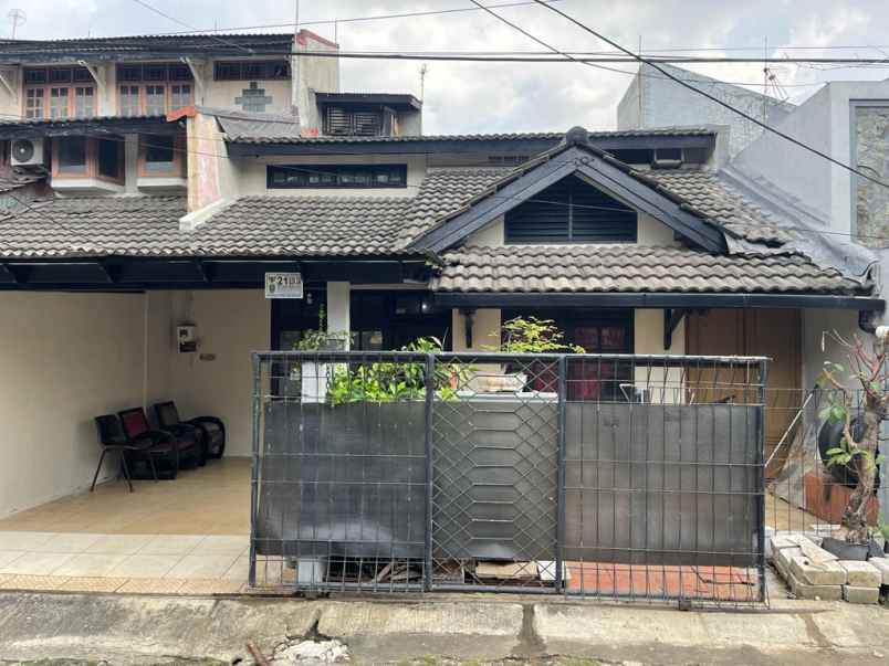 dijual rumah bumi satria kencana