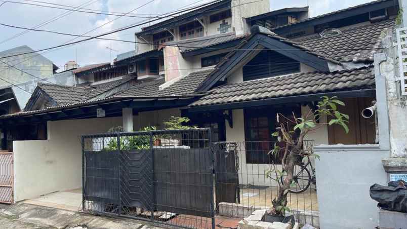 dijual rumah bumi satria kencana