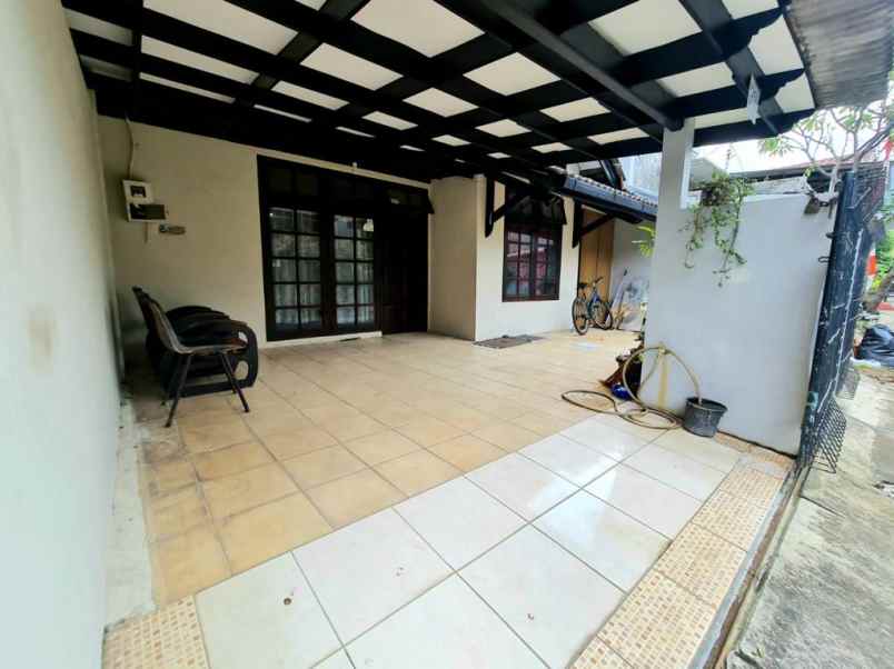 dijual rumah bumi satria kencana