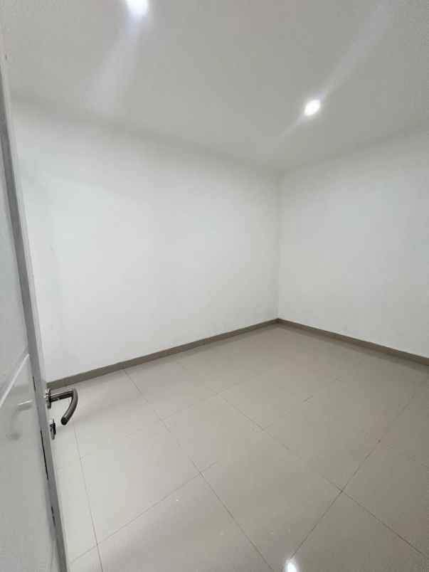 dijual rumah cantik cluster harmoni