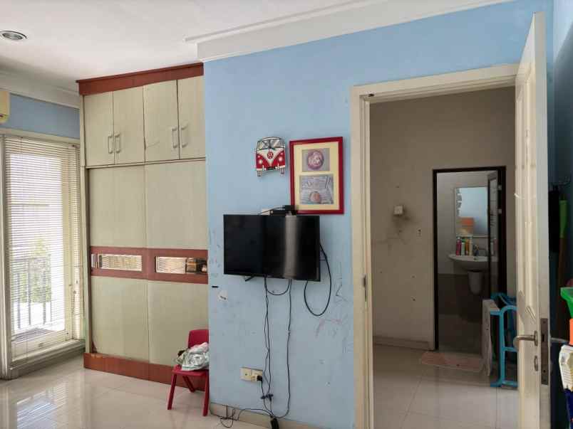 dijual rumah central park ketintang