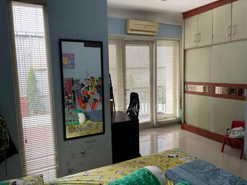 dijual rumah central park ketintang