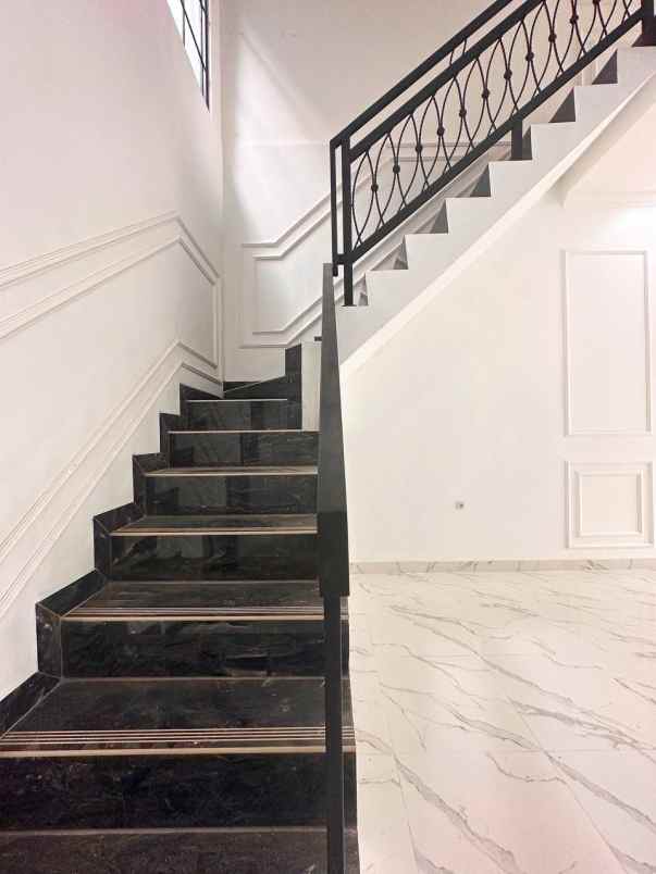 dijual rumah cibubur