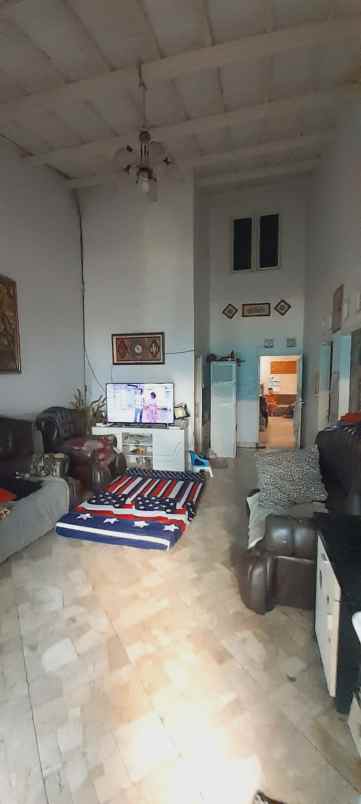 dijual rumah cipageran