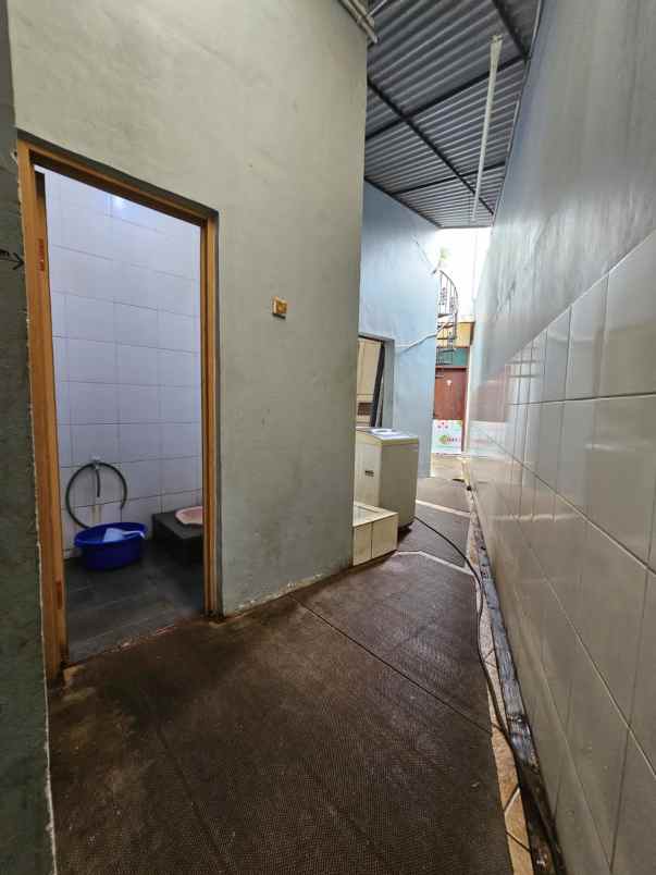 dijual rumah cirendeu