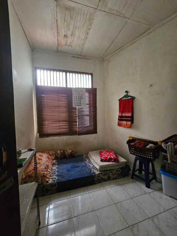 dijual rumah cirendeu