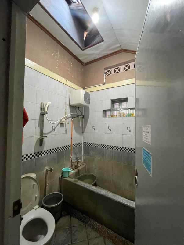 dijual rumah cisaranten kulon komplek