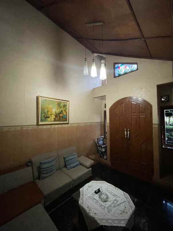 dijual rumah cisaranten kulon komplek