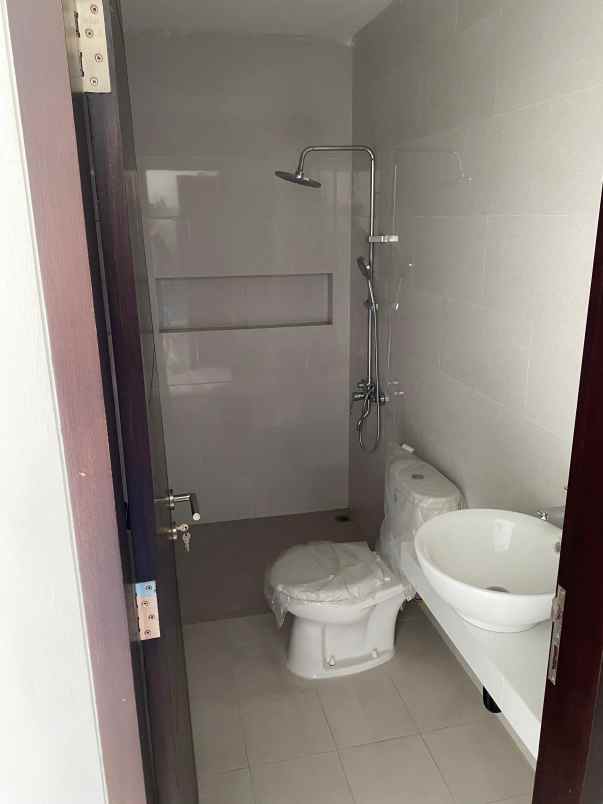 dijual rumah ciwaruga