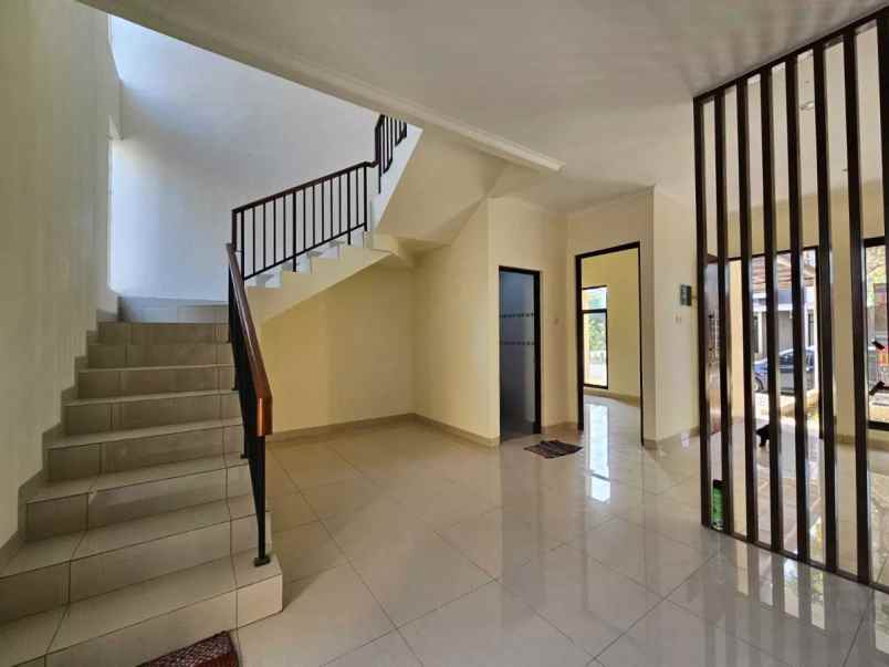 dijual rumah cluster arana harapan indah