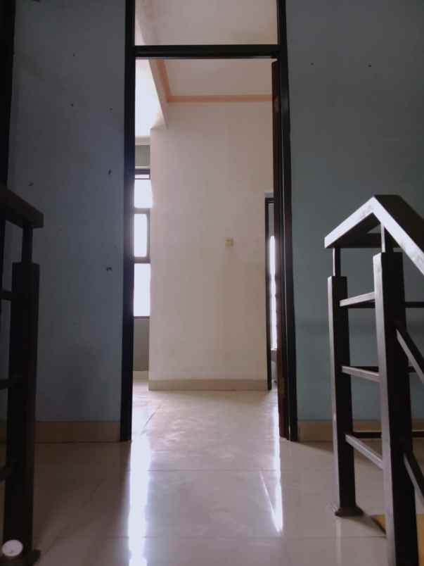 dijual rumah cluster edelweis townhouse