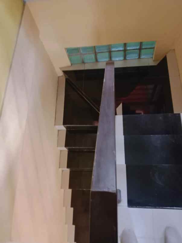 dijual rumah cluster edelweis townhouse