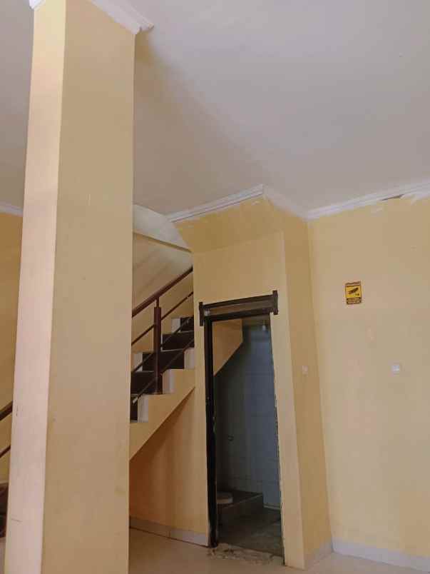 dijual rumah cluster edelweis townhouse