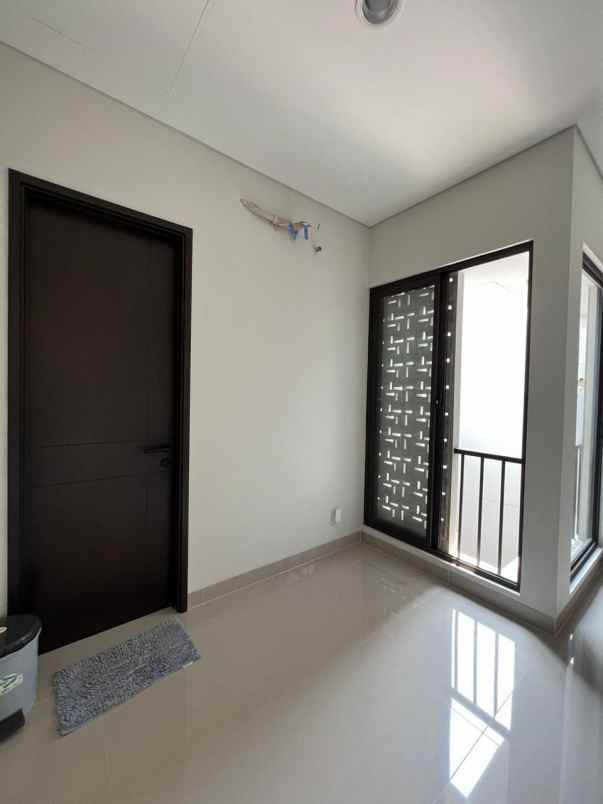dijual rumah cluster flora gedebage summarecon bandung