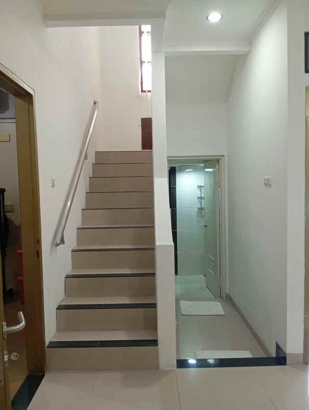 dijual rumah cluster gegerkalong