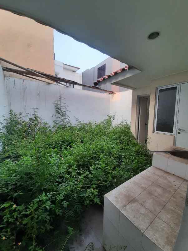 dijual rumah cluster la seine jgc