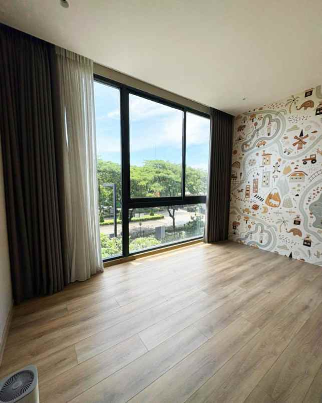 dijual rumah cluster lyndon navapark