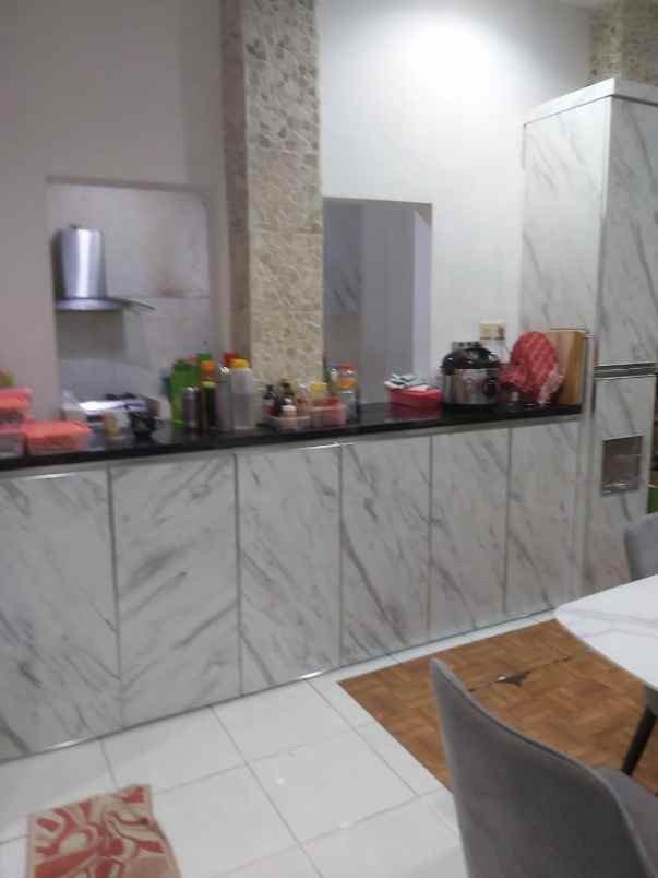 dijual rumah cluster maple summarecon
