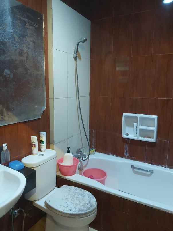 dijual rumah cluster maple summarecon