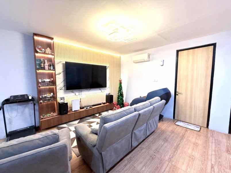 dijual rumah cluster silvercreek
