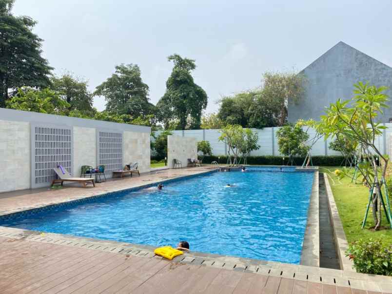 dijual rumah cluster viola summarecon