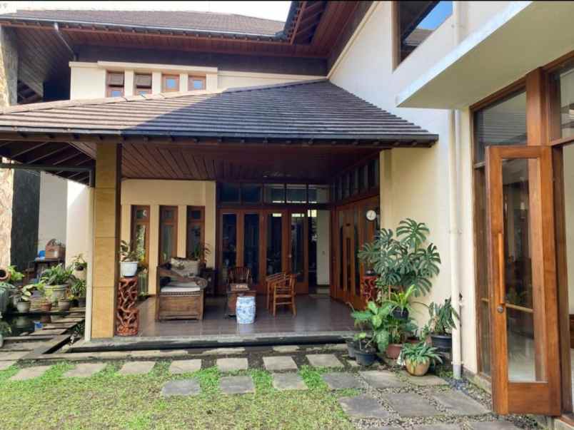 dijual rumah dago raya bandung utara