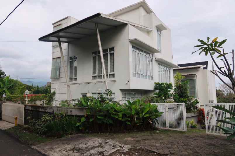 dijual rumah dago tea house bukit dago