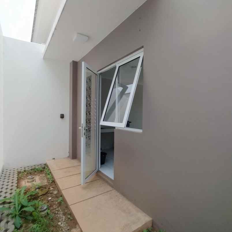 dijual rumah dayana summarecon bandung