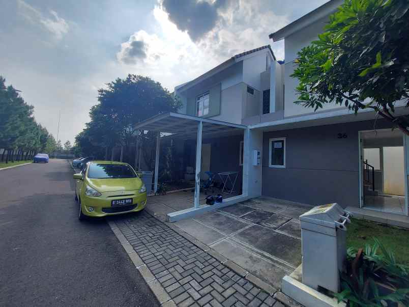 dijual rumah dayana summarecon bandung