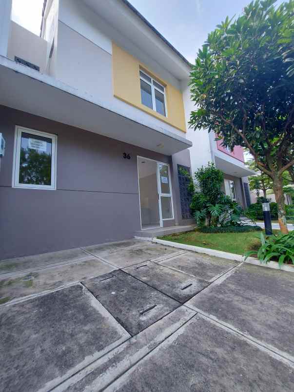 dijual rumah dayana summarecon bandung