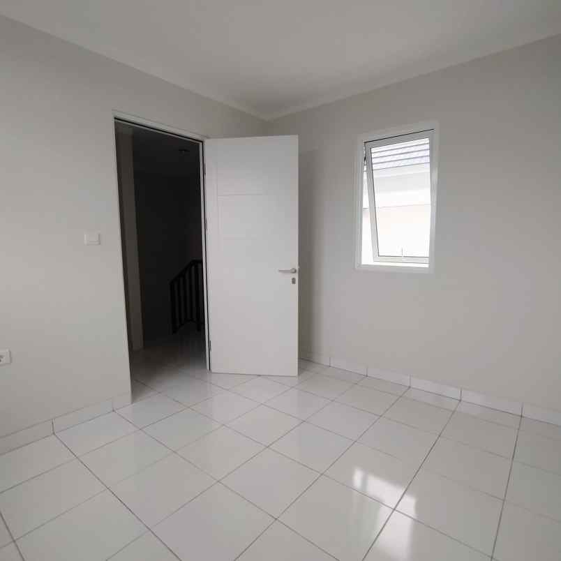 dijual rumah dayana summarecon bandung