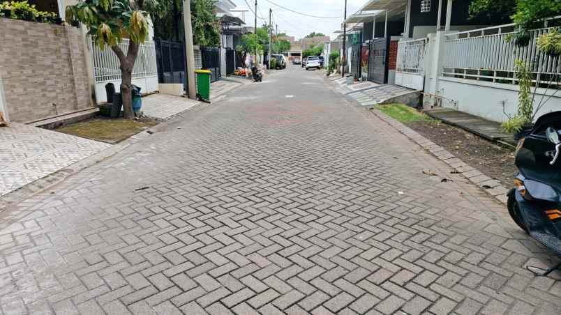 dijual rumah deltasari baru cluster